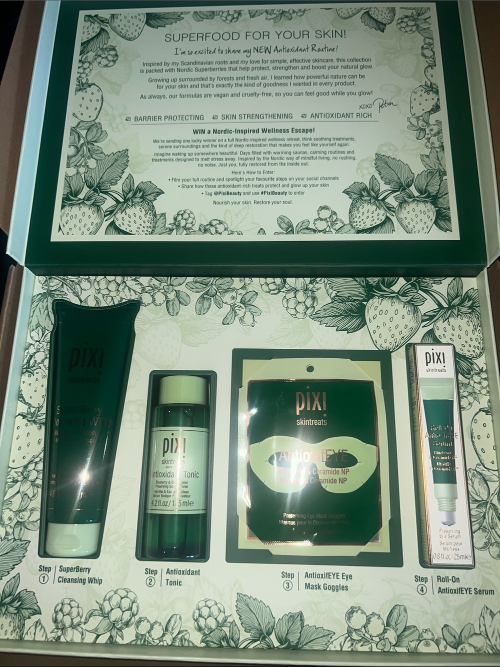Pixi Superfood Antioxidant Skin Set — Green